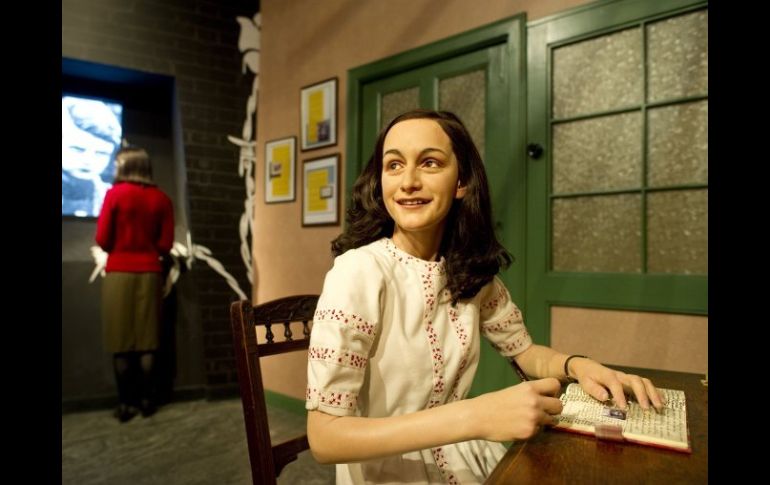 Representación en cera de Ana Frank en el museo de Madame Tussauds en Londres. ARCHIVO  /