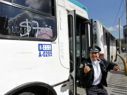 La confusión por la tarifa a cobrar sigue entre los choferes del transporte público.  /