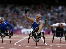 La presea de oro fue para el finlandés Toni Piispanen, quien rompió el récord paralímpico. AP  /