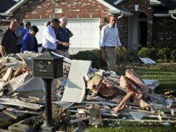 El presidente de Estados Unidos, Barack Obama, en una visita a las áreas afectadas de Luisiana por 'Isaac'. AFP  /