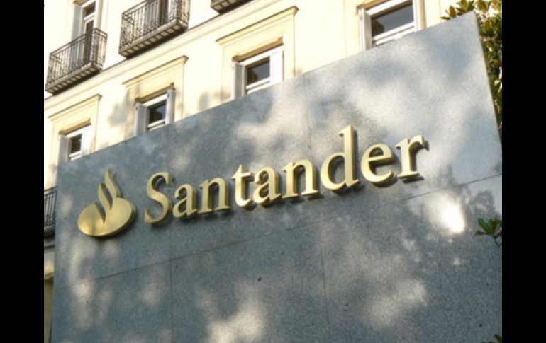 Santander lanza la colocación en el mercado de hasta 24.9 por ciento de la filial mexicana. ARCHIVO  /