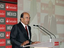 presidente del grupo Banco Santander, Emilio Botín, durante su conferencia de prensa. REUTERS  /