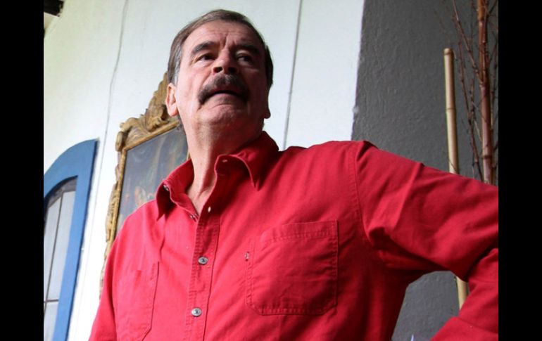 En un artículo, Vicente Fox aseguró que apoya a Peña Nieto y al PRI, y que incluso votó por este partido desde las pasadas elecciones.  /