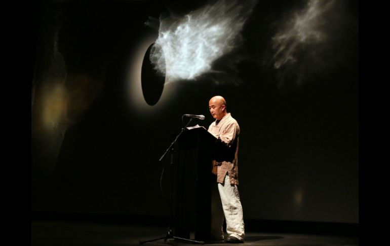 El autor chino exiliado en Alemania, Liao Yiwu, ofrece el discurso de apertura. AFP  /