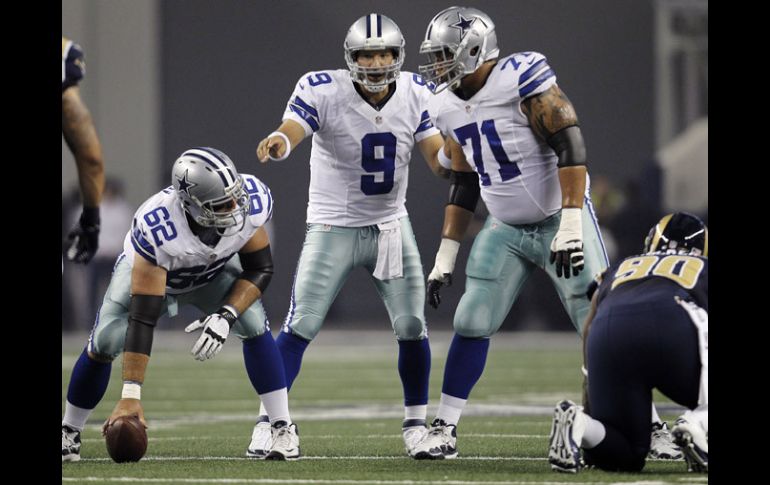 Tony Romo (9) espera tener un buen inicio con los Vaqueros de Dallas ante los campeones de la NFL. AP  /