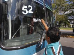 En el transcurso del lunes, usuarios fueron víctimas de los abusos de choferes de la ruta 66 que seguían cobrando la nueva tarifa.  /