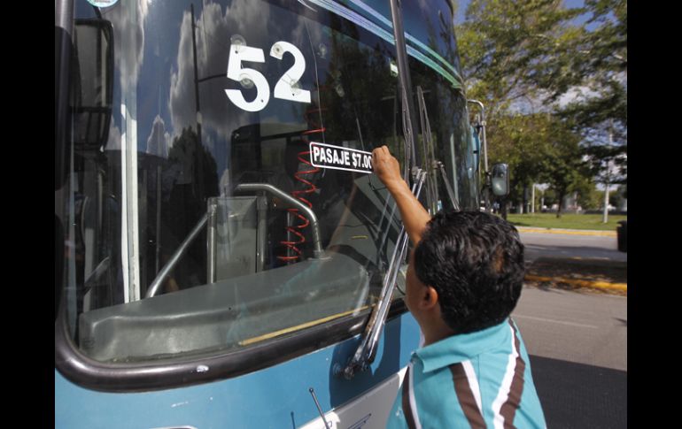 En el transcurso del lunes, usuarios fueron víctimas de los abusos de choferes de la ruta 66 que seguían cobrando la nueva tarifa.  /