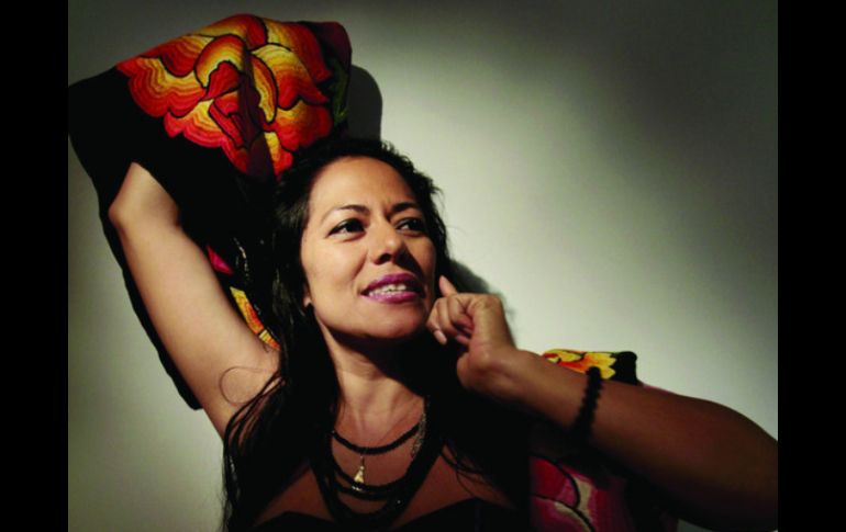 La cantante Lila Downs ofrecerá en el festival su concierto de gala presentará K'eebanoób y milagros''. ARCHIVO  /