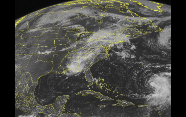 Leslie se encuentra a 750 kilómetros al sur-sureste de las Bermudas y se ha fortalecido en las últimas horas. AP  /