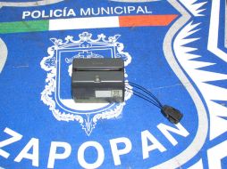 El detenido confesó que utilizaba el aparato para obtener los datos de las tarjetas de los comensales. ESPECIAL  /