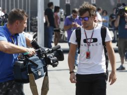 El líder del campeonato, Fernando Alonso, a su llegada al mítico circuito de Monza. AP  /