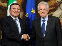 El primer ministro italiano, Mario Monti y el presidente de la Comisión Europea, José Manuel Barroso. XINHUA  /