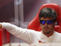 Casi al inicio de la vuelta 23 el monoplaza del español Fernando Alonso presentó fallas y tuvo que abandonar el entrenamiento.REUTERS  /