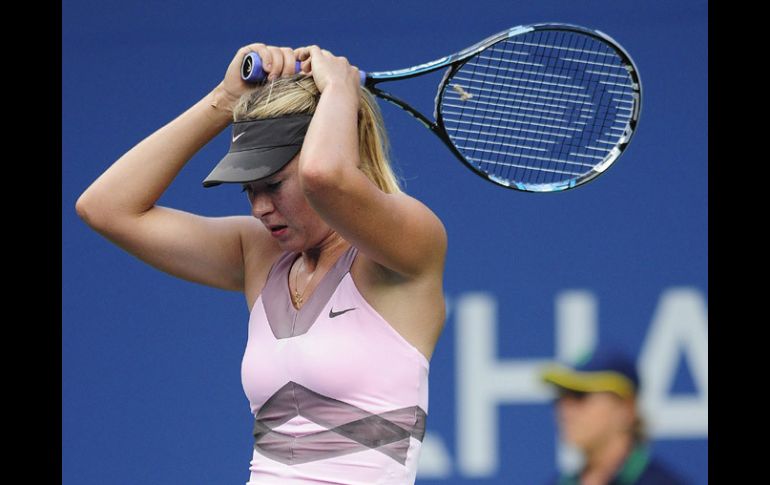 De nueva cuenta María Sharapova se queda en la antesala de una final de Grand Slam. AP  /