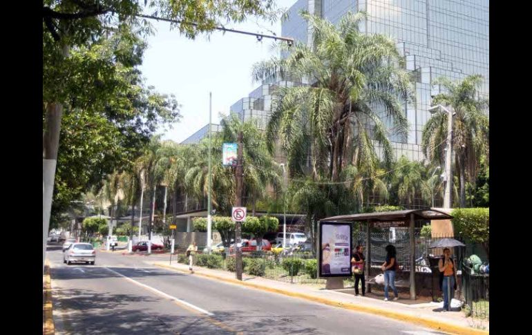 La probición para camiones se mantiene para evitar congestionamientos en el punto. ARCHIVO  /