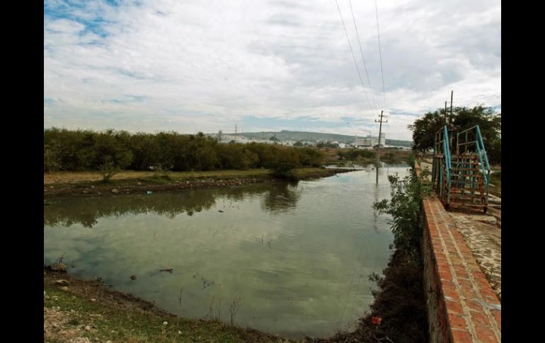 En la presa de 'El Ahogado' existen asentamientos irregulares dentro del vaso acuífero. ARCHIVO  /