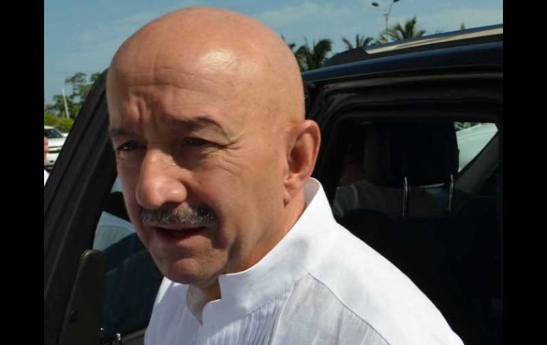 Carlos Salinas de Gortari asistió al Primer Informe de labores del gobernador de Quintana Roo, Roberto Borge. EL UNIVERSAL  /