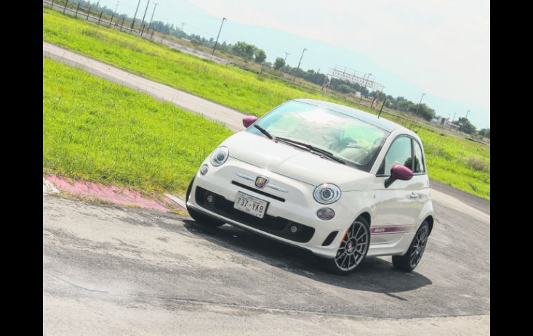 Divertido. La pista es un lugar donde el 500 Abarth se sabe adaptar muy bien y nos entrega lo mejor que ofrece su motor.  /