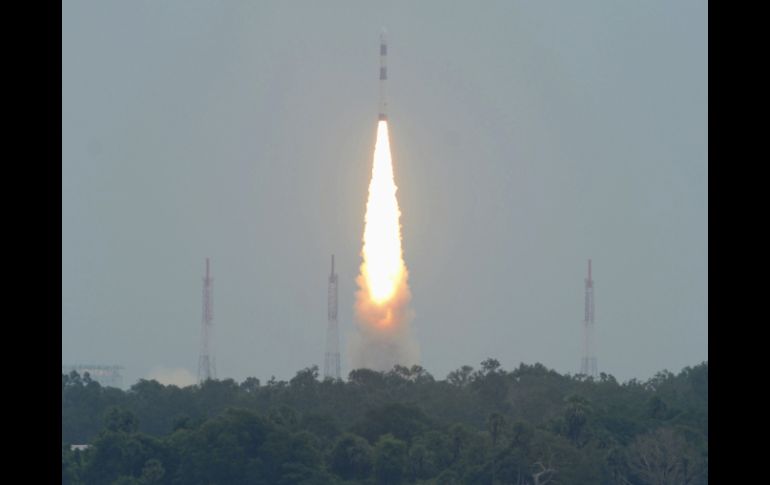 La Organización de Investigación Espacial India lanzó dos satélites extranjeros, uno francés y uno japonés. REUTERS  /