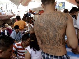 Jóvenes  salvadoreños son acosados por miembros de la pandilla para unirse al grupo delictivo. AP  /