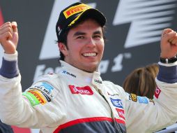 El piloto mexicano Sergio Perez, de Sauber, celebra su segundo puesto en el Gran Premio de Italia. EFE  /