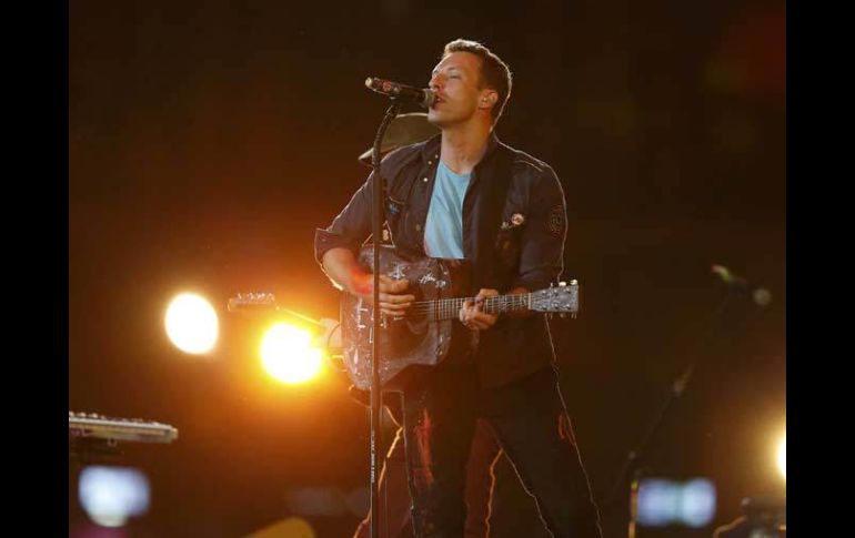 Chris Martin en su actuación en la ceremonia de Clausura en el Estadio Olímpico de Stratford. REUTERS  /