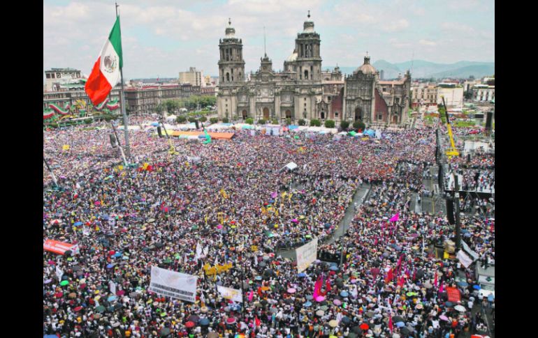 Poder de convocatoria. AMLO volvió a demostrar que su principal músculo político está en el Distrito Federa. EL UNIVERSAL  /