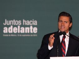 Enrique Peña Nieto presentó ante senadores del PRI y del PVEM una iniciativa de ley para fortalecer la transparencia. EFE  /