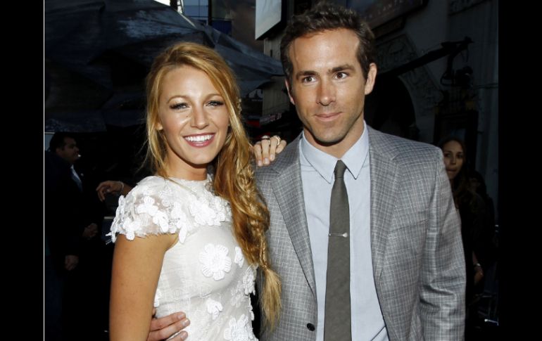 El actor Ryan Reynolds y la modelo y actriz Blake Lively en la premiere de ''Linterna Verde''. AP  /