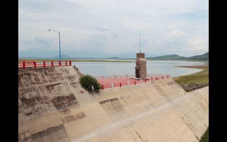 Las reparaciones en las válvulas de la Presa Solís han provocado la saturación en la laguna en Guanajuato.  /