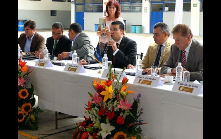 Foto del Consejo directivo del Premio Jalisco de Periodismo que dio a conocer las bases del concurso.  /