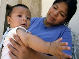 Las madres mexicanas tuvieron mejores resultados que las anglosajonas en evaluación de síntomas depresivos. ARCHIVO  /