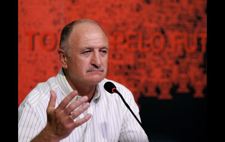 Luis Felipe Scolari está sin trabajo la dejar al Palmeiras de la liga brasileña. AP  /