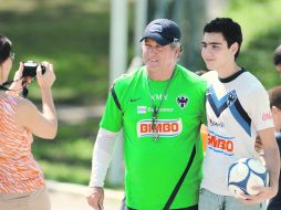 A diferencia de otros técnicos en México, Víctor Manuel Vucetich sí es un referente para la afición del club regiomontano. MEXSPORT  /