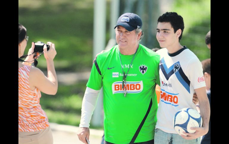 A diferencia de otros técnicos en México, Víctor Manuel Vucetich sí es un referente para la afición del club regiomontano. MEXSPORT  /