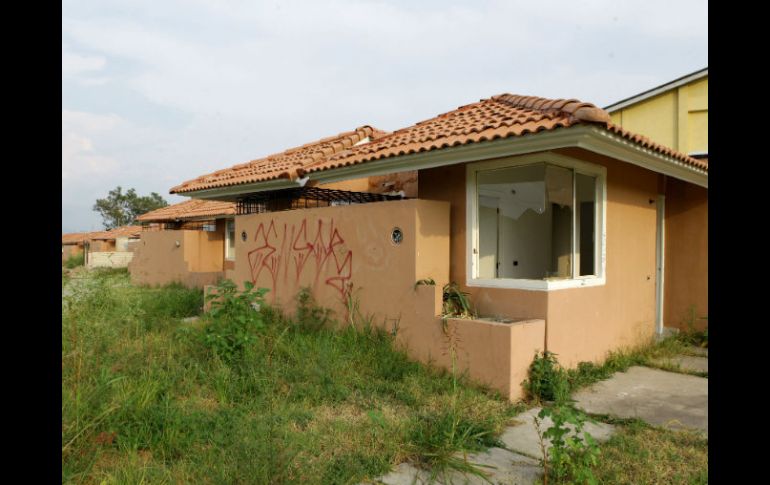 En Jalisco unas cuatro mil 300 viviendas adquiridas con créditos Infonavit, están abandonadas. ARCHIVO  /