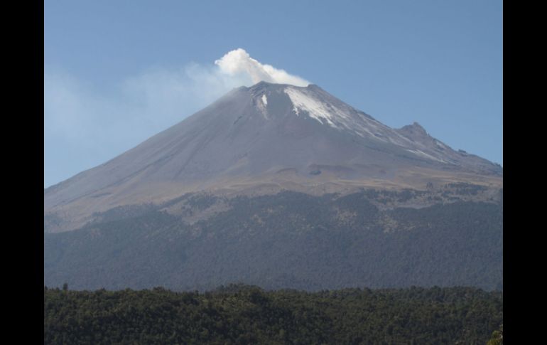 Cenapred estará vigilando la actividad del volcán y matiene la alerta en fase 2. ARCHIVO  /