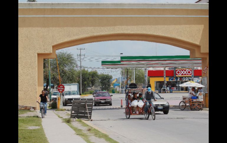 Villa Fontana ha instalado 14 bicitaxis para solucionar el problema de transporte.  /