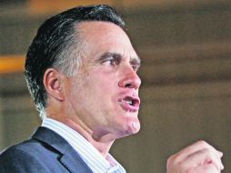 El republicano Mitt Romney rema contracorriente ante el fallo cometido por su comentario sobre el ataque al consulado. AP  /