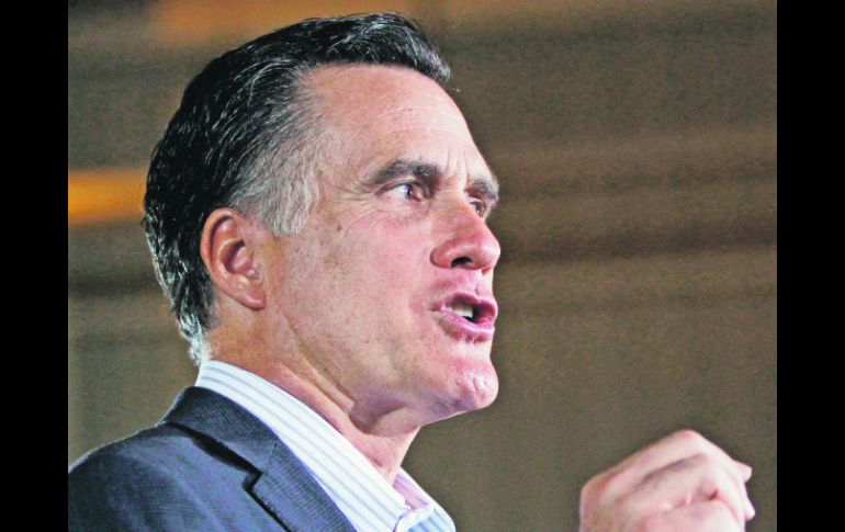 El republicano Mitt Romney rema contracorriente ante el fallo cometido por su comentario sobre el ataque al consulado. AP  /