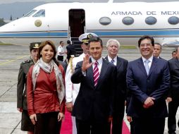 Enrique Peña Nieto acompañado de su esposa, Angélica Rivera, llega a Guatemala. ARCHIVO  /