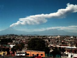 ''Don Goyo'' lanzó fumarolas de más de 800 metros sobre el cráter.  /