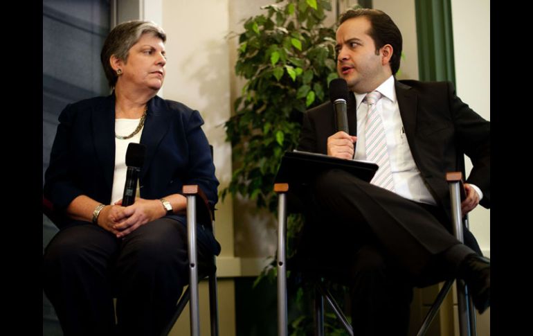 El secretario mexicano de Gobernación, Alejandro Poiré, y la secretaria estadounidense de Seguridad Interna, Janet Napolitano. AFP  /