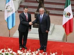 Enrique Peña Nieto y el presidente de Guatemala, Otto Pérez Molina. NTX  /