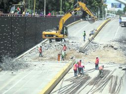 La reparación del colector pluvial que colapsó en la Avenida López Mateos restringirá el tránsito vehicular, por una semana.  /