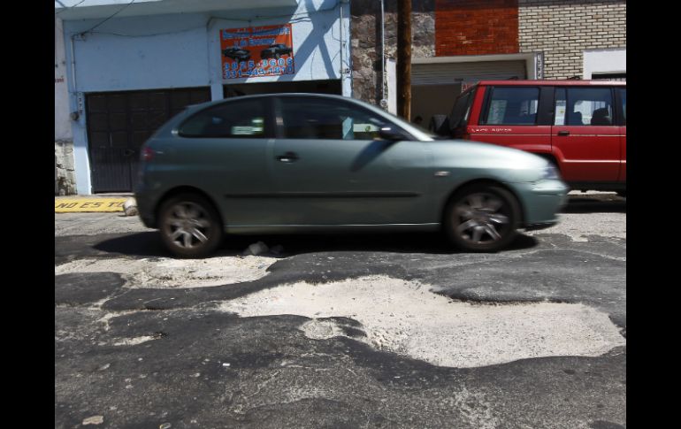 Los baches no sólo afectan a automovilistas a diario, sino que también dan un mal aspecto a nuestra ciudad.  /