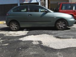 La recomendación es pasar los baches de forma lenta, en caso de que resulte imposible sortearlos.  /