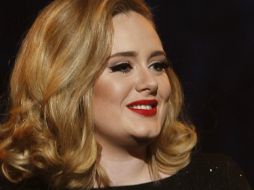 En la casa Burberry no se ha confirmado, ni desmentido que Adele colaborará con la firma. ARCHIVO  /