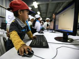 Un niño ecuatoriano participa en la segunda edición del certamen tecnológico Campus Party en Ecuador. EFE  /