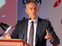 El ex primer ministro de Reino Unido, Tony Blair dictó una conferencia a estudiantes. NTX  /